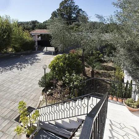 Istentales Couette-café